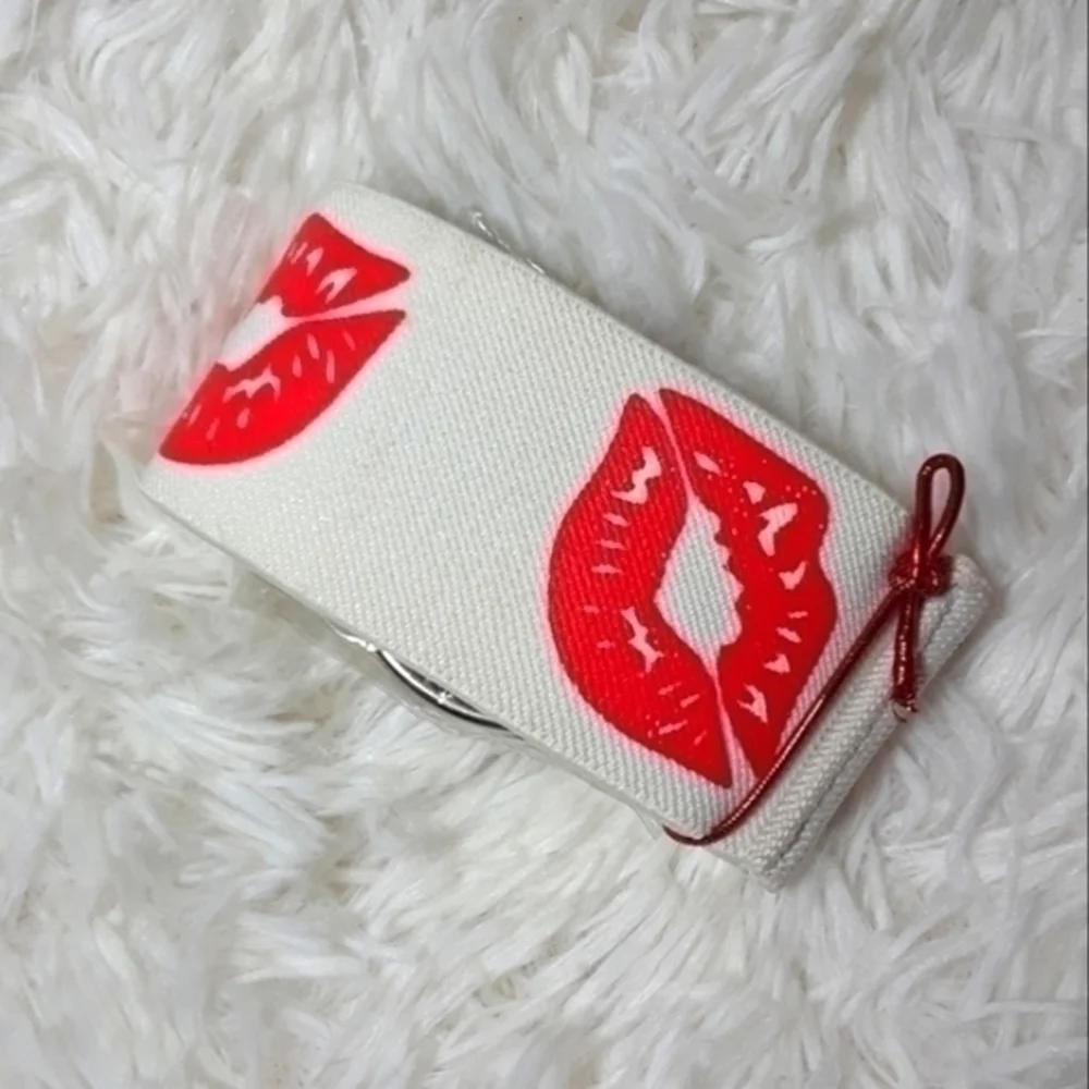 Vintage Holiday Lips Print Stretchy Belt-White
